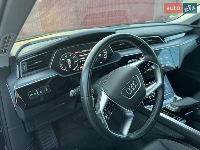 Сірий Ауді E-Tron, об'ємом двигуна 0 л та пробігом 169 тис. км за 26250 $, фото 9 на Automoto.ua
