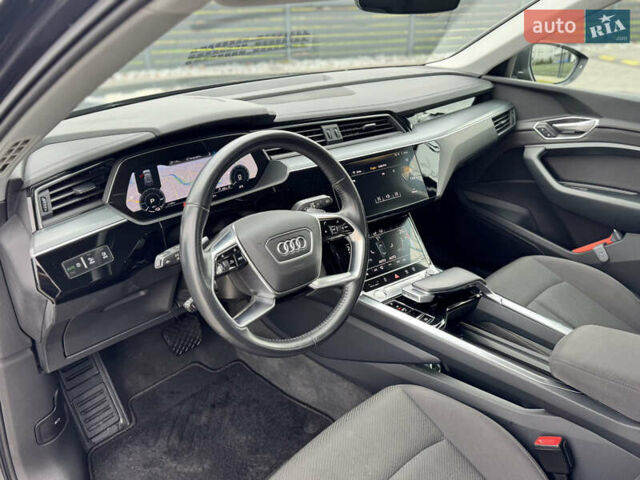Серый Ауди E-Tron, объемом двигателя 0 л и пробегом 150 тыс. км за 25500 $, фото 11 на Automoto.ua