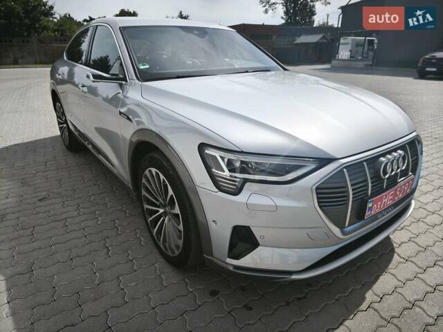 Серый Ауди E-Tron, объемом двигателя 0 л и пробегом 70 тыс. км за 34500 $, фото 23 на Automoto.ua