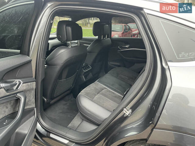 Серый Ауди E-Tron, объемом двигателя 0 л и пробегом 90 тыс. км за 34490 $, фото 15 на Automoto.ua