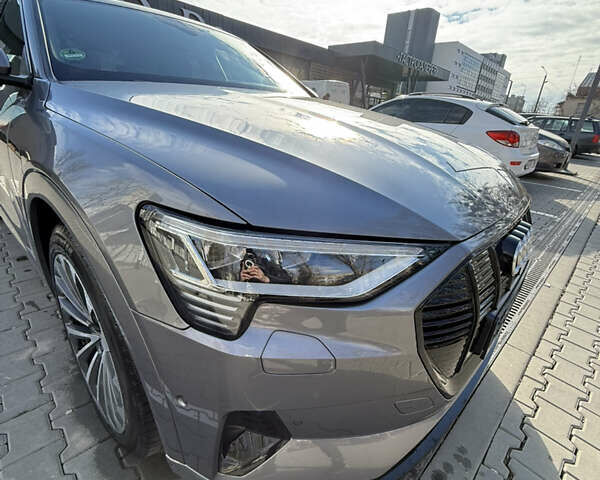 Серый Ауди E-Tron, объемом двигателя 0 л и пробегом 145 тыс. км за 37500 $, фото 28 на Automoto.ua