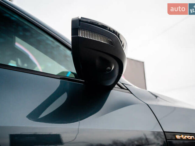 Сірий Ауді E-Tron, об'ємом двигуна 0 л та пробігом 154 тис. км за 25900 $, фото 45 на Automoto.ua