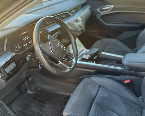 Сірий Ауді E-Tron, об'ємом двигуна 0 л та пробігом 153 тис. км за 28999 $, фото 29 на Automoto.ua