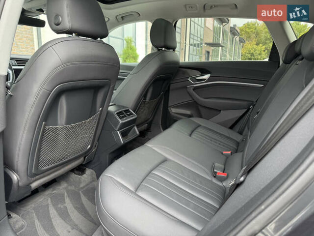 Ауди E-Tron 2020 в Тернополе на Automoto.ua Серый Ауди E-Tron, объемом двигателя 0 л и пробегом 126 тыс. км за 23900 $, фото 59 на Automoto.ua