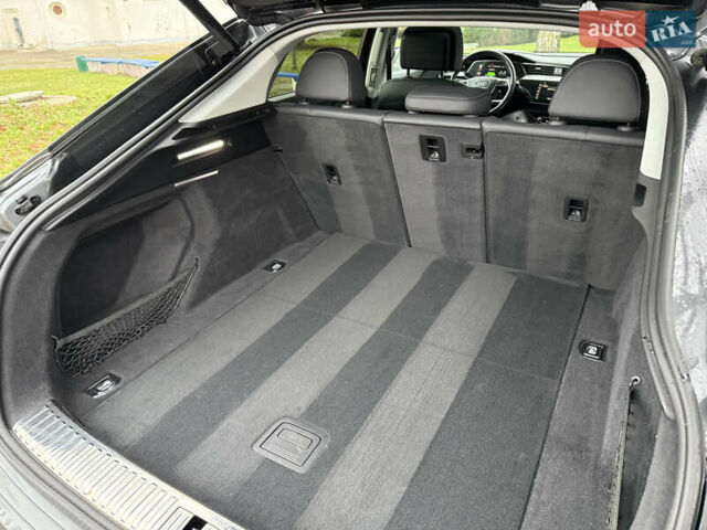 Сірий Ауді E-Tron, об'ємом двигуна 0 л та пробігом 53 тис. км за 34000 $, фото 38 на Automoto.ua