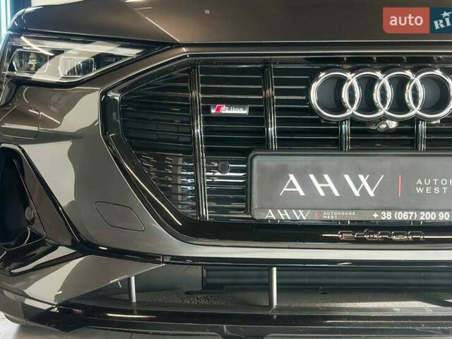 Серый Ауди E-Tron, объемом двигателя 0 л и пробегом 53 тыс. км за 37900 $, фото 2 на Automoto.ua