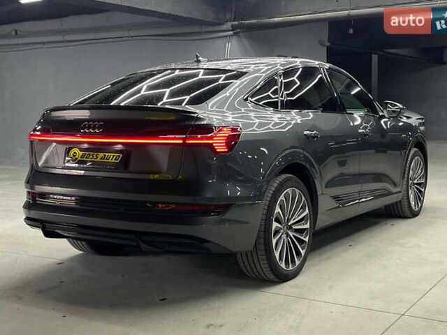 Ауді E-Tron 2020 у Чернівцях на Automoto.ua Сірий Ауді E-Tron, об'ємом двигуна 0 л та пробігом 65 тис. км за 48000 $, фото 5 на Automoto.ua