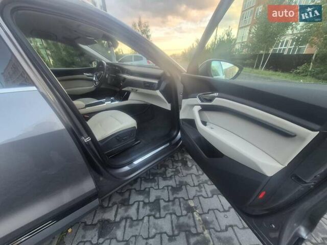 Ауди E-Tron 2020 в Хмельницком на Automoto.ua Серый Ауди E-Tron, объемом двигателя 0 л и пробегом 146 тыс. км за 22700 $, фото 77 на Automoto.ua