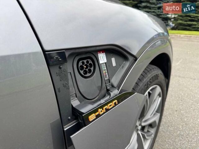 Серый Ауди E-Tron, объемом двигателя 0 л и пробегом 58 тыс. км за 37000 $, фото 98 на Automoto.ua