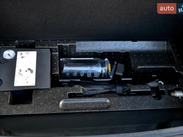 Серый Ауди E-Tron, объемом двигателя 0 л и пробегом 125 тыс. км за 23800 $, фото 220 на Automoto.ua