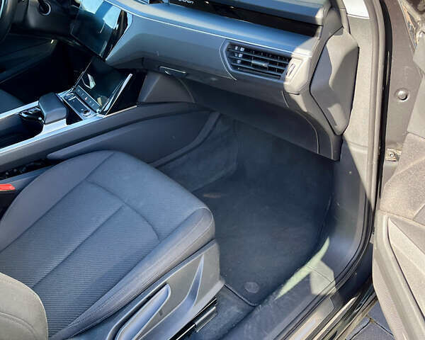 Серый Ауди E-Tron, объемом двигателя 0 л и пробегом 175 тыс. км за 22700 $, фото 13 на Automoto.ua