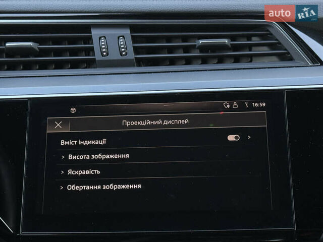Ауді E-Tron 2020 у Львові на Automoto.ua Сірий Ауді E-Tron, об'ємом двигуна 0 л та пробігом 81 тис. км за 34920 $, фото 45 на Automoto.ua