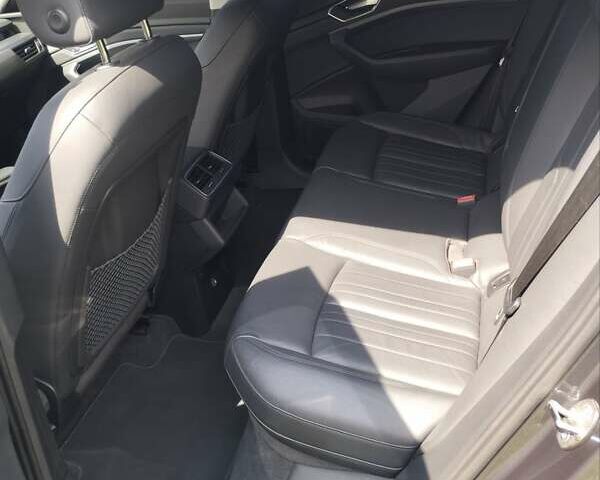 Серый Ауди E-Tron, объемом двигателя 0 л и пробегом 77 тыс. км за 33100 $, фото 8 на Automoto.ua