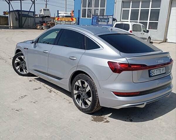 Серый Ауди E-Tron, объемом двигателя 0 л и пробегом 70 тыс. км за 38000 $, фото 2 на Automoto.ua