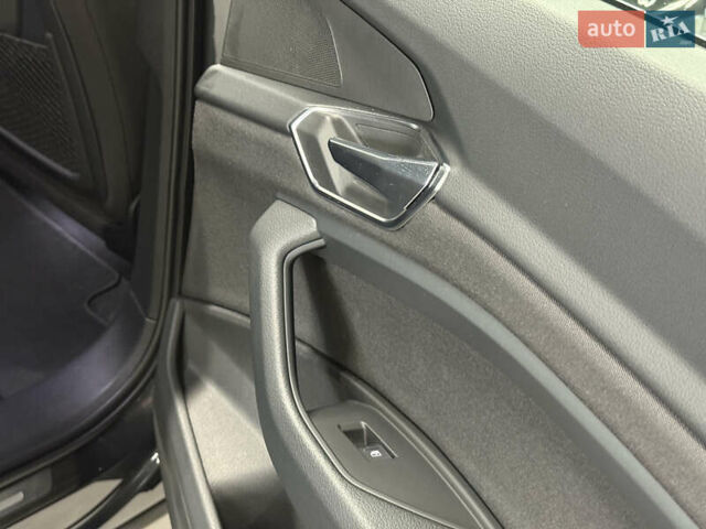 Серый Ауди E-Tron, объемом двигателя 0 л и пробегом 207 тыс. км за 20000 $, фото 47 на Automoto.ua