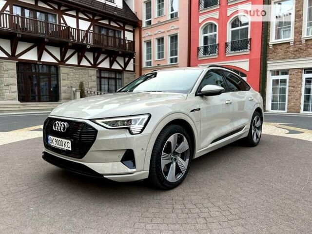 Сірий Ауді E-Tron, об'ємом двигуна 0 л та пробігом 37 тис. км за 56999 $, фото 5 на Automoto.ua