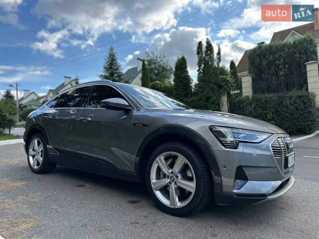 Серый Ауди E-Tron, объемом двигателя 0 л и пробегом 88 тыс. км за 28500 $, фото 5 на Automoto.ua