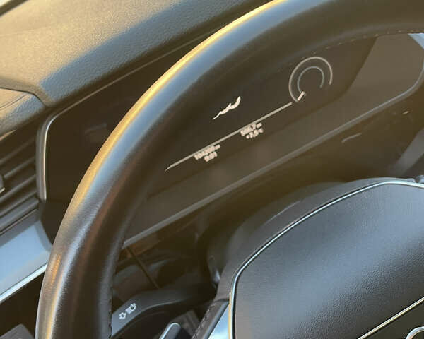 Сірий Ауді E-Tron, об'ємом двигуна 0 л та пробігом 153 тис. км за 28999 $, фото 38 на Automoto.ua