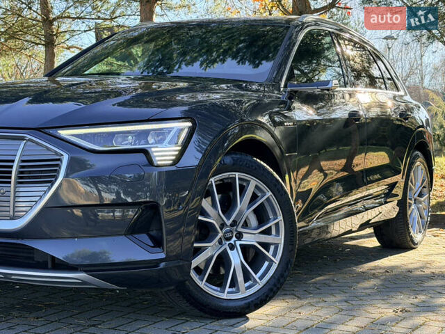 Серый Ауди E-Tron, объемом двигателя 0 л и пробегом 117 тыс. км за 28990 $, фото 2 на Automoto.ua