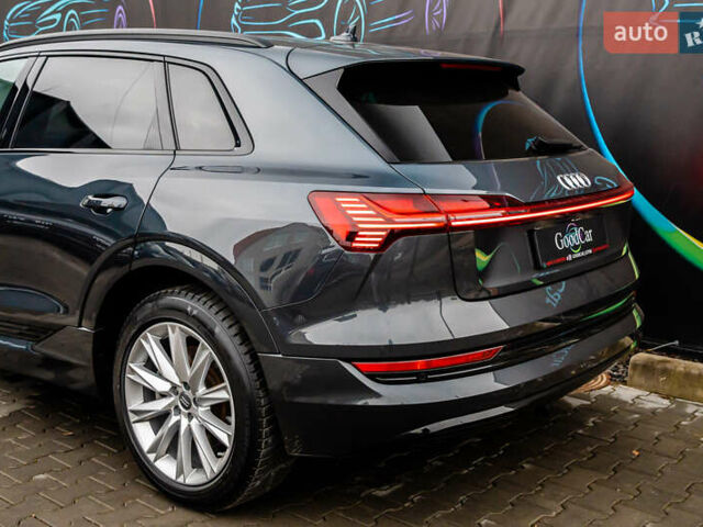 Сірий Ауді E-Tron, об'ємом двигуна 0 л та пробігом 154 тис. км за 25900 $, фото 15 на Automoto.ua