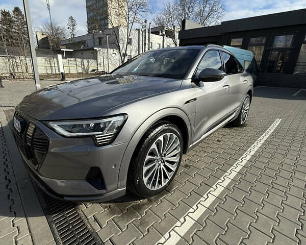 Серый Ауди E-Tron, объемом двигателя 0 л и пробегом 145 тыс. км за 37500 $, фото 24 на Automoto.ua