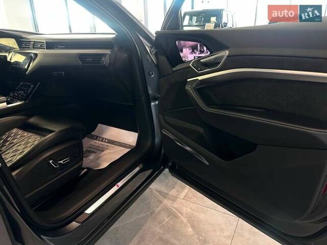 Серый Ауди E-Tron, объемом двигателя 0 л и пробегом 53 тыс. км за 37900 $, фото 41 на Automoto.ua