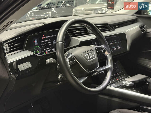 Серый Ауди E-Tron, объемом двигателя 0 л и пробегом 207 тыс. км за 20000 $, фото 62 на Automoto.ua
