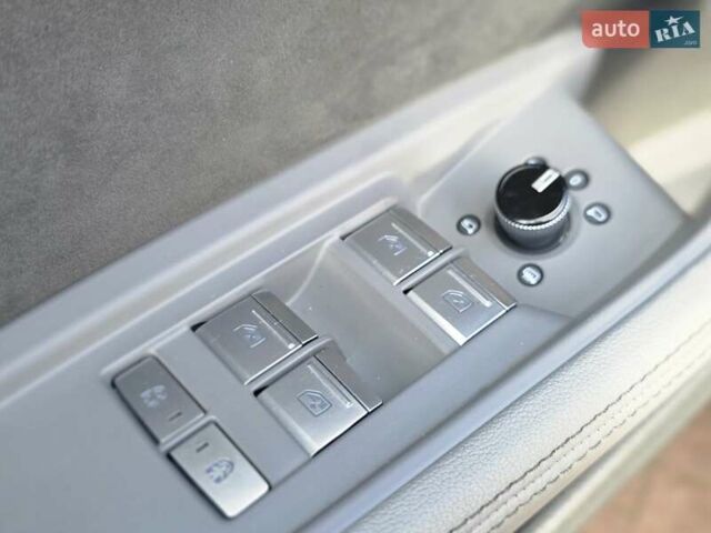 Серый Ауди E-Tron, объемом двигателя 0 л и пробегом 158 тыс. км за 27900 $, фото 15 на Automoto.ua