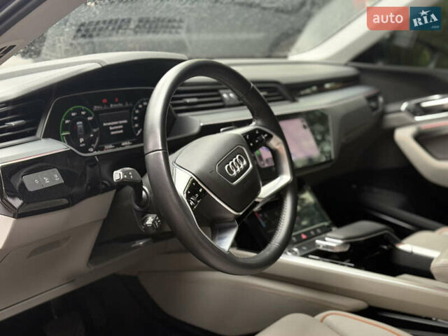Ауди E-Tron 2020 в Киеве на Automoto.ua Серый Ауди E-Tron, объемом двигателя 0 л и пробегом 71 тыс. км за 35300 $, фото 22 на Automoto.ua