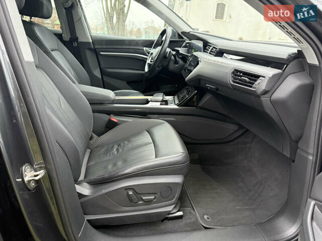 Сірий Ауді E-Tron, об'ємом двигуна 0 л та пробігом 53 тис. км за 34000 $, фото 25 на Automoto.ua