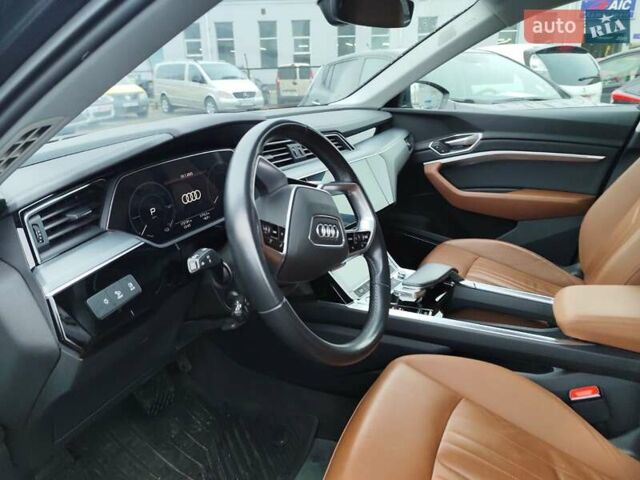 Серый Ауди E-Tron, объемом двигателя 0 л и пробегом 169 тыс. км за 33999 $, фото 48 на Automoto.ua