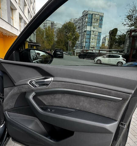 Серый Ауди E-Tron, объемом двигателя 0 л и пробегом 49 тыс. км за 29999 $, фото 6 на Automoto.ua