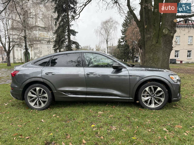Сірий Ауді E-Tron, об'ємом двигуна 0 л та пробігом 53 тис. км за 34000 $, фото 4 на Automoto.ua