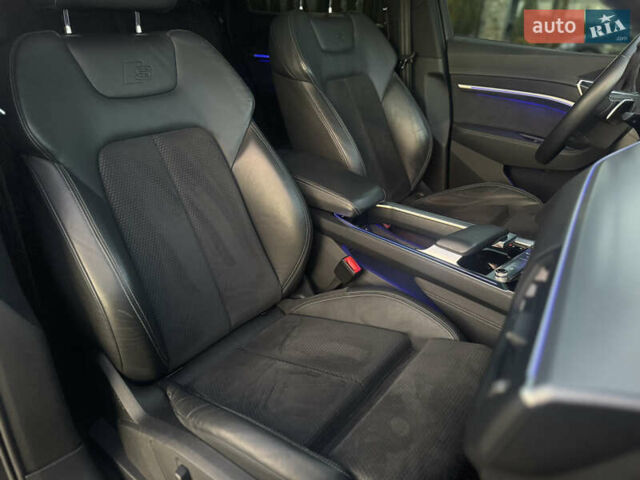 Сірий Ауді E-Tron, об'ємом двигуна 0 л та пробігом 140 тис. км за 37000 $, фото 39 на Automoto.ua