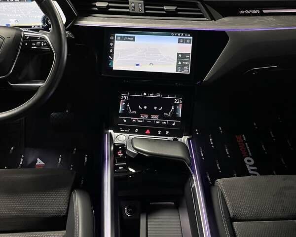 Серый Ауди E-Tron, объемом двигателя 0 л и пробегом 120 тыс. км за 28700 $, фото 59 на Automoto.ua