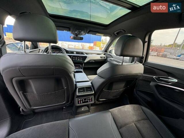 Серый Ауди E-Tron, объемом двигателя 0 л и пробегом 119 тыс. км за 33500 $, фото 23 на Automoto.ua