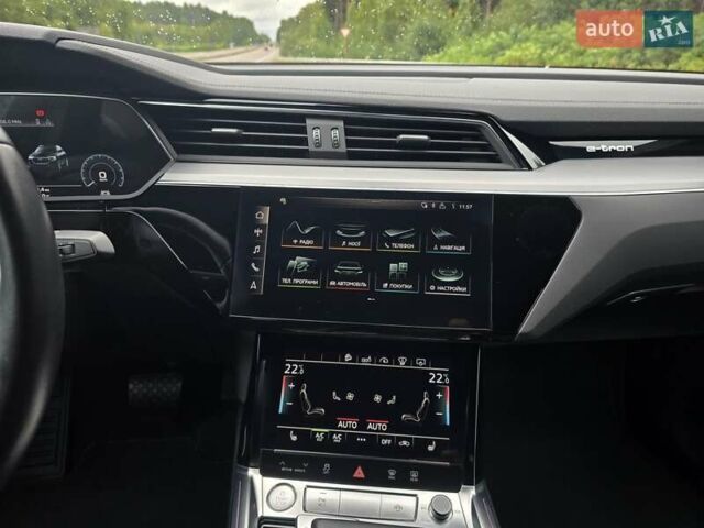 Серый Ауди E-Tron, объемом двигателя 0 л и пробегом 71 тыс. км за 33999 $, фото 79 на Automoto.ua