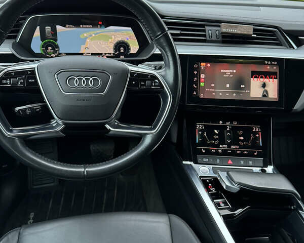 Сірий Ауді E-Tron, об'ємом двигуна 0 л та пробігом 108 тис. км за 25900 $, фото 10 на Automoto.ua