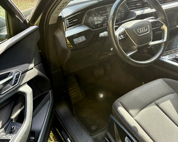 Серый Ауди E-Tron, объемом двигателя 0 л и пробегом 175 тыс. км за 22700 $, фото 38 на Automoto.ua