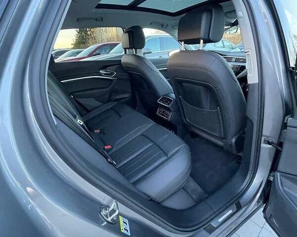 Серый Ауди E-Tron, объемом двигателя 0 л и пробегом 45 тыс. км за 29900 $, фото 27 на Automoto.ua