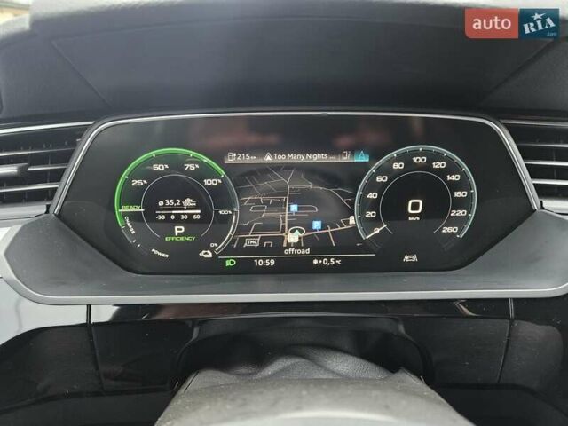 Серый Ауди E-Tron, объемом двигателя 0 л и пробегом 112 тыс. км за 27600 $, фото 16 на Automoto.ua