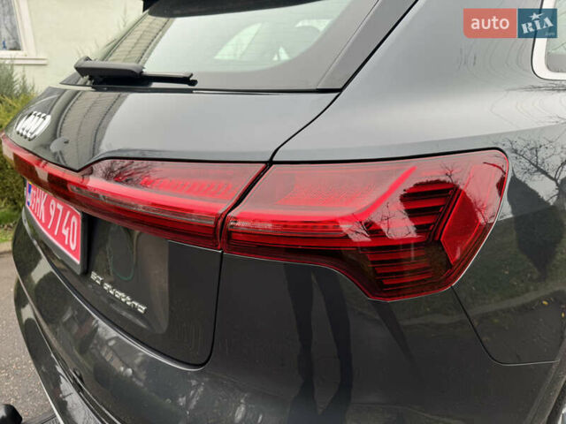 Серый Ауди E-Tron, объемом двигателя 0 л и пробегом 150 тыс. км за 23800 $, фото 10 на Automoto.ua