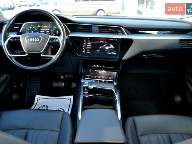 Серый Ауди E-Tron, объемом двигателя 0 л и пробегом 125 тыс. км за 23800 $, фото 117 на Automoto.ua