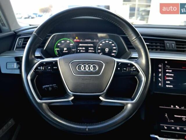 Серый Ауди E-Tron, объемом двигателя 0 л и пробегом 125 тыс. км за 23800 $, фото 119 на Automoto.ua