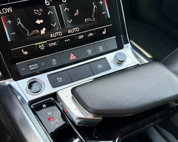 Ауді E-Tron 2020 у Києві на Automoto.ua Сірий Ауді E-Tron, об'ємом двигуна 0 л та пробігом 53 тис. км за 33900 $, фото 23 на Automoto.ua