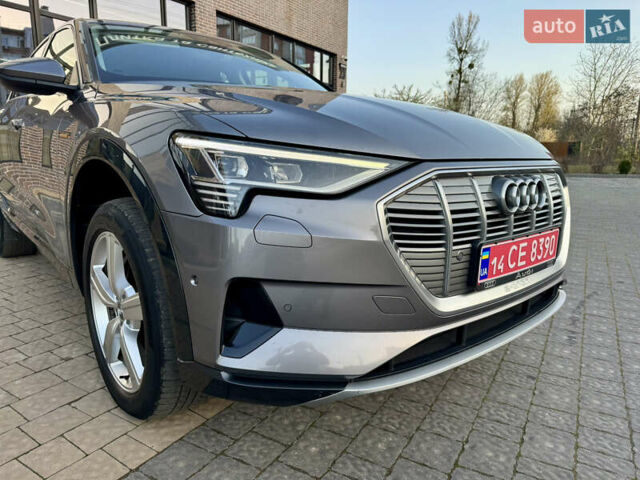 Сірий Ауді E-Tron, об'ємом двигуна 0 л та пробігом 143 тис. км за 27900 $, фото 17 на Automoto.ua
