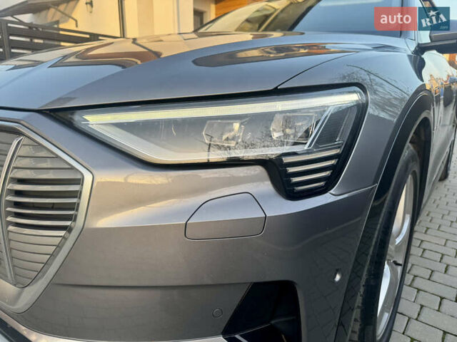 Сірий Ауді E-Tron, об'ємом двигуна 0 л та пробігом 143 тис. км за 27900 $, фото 19 на Automoto.ua