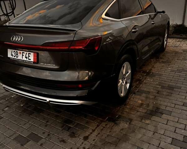 Серый Ауди E-Tron, объемом двигателя 0 л и пробегом 90 тыс. км за 37000 $, фото 11 на Automoto.ua