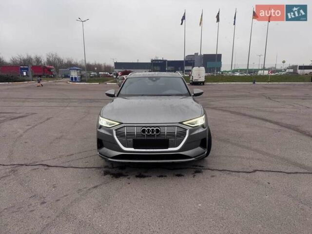 Сірий Ауді E-Tron, об'ємом двигуна 0 л та пробігом 78 тис. км за 30500 $, фото 8 на Automoto.ua