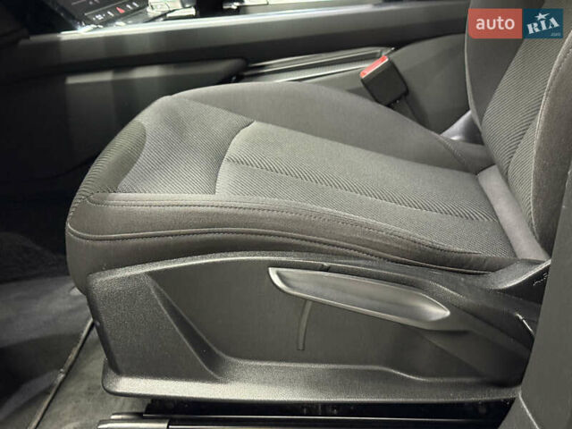 Серый Ауди E-Tron, объемом двигателя 0 л и пробегом 207 тыс. км за 20000 $, фото 63 на Automoto.ua